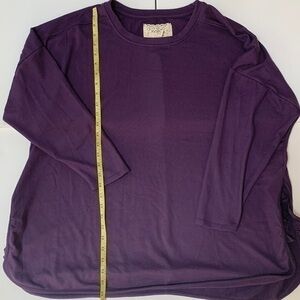 Women’s gently used long sleeve top size 2x, color purple